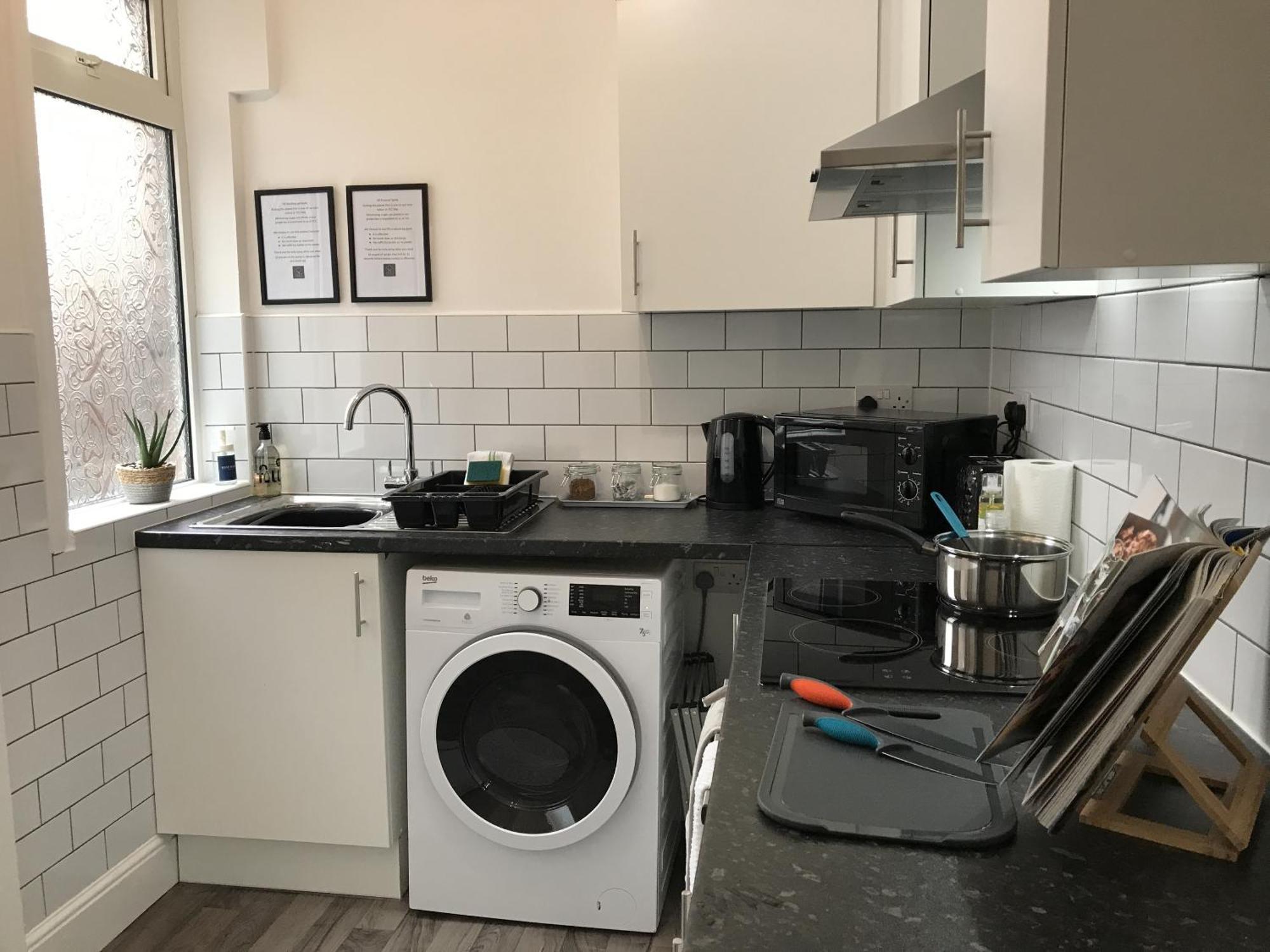 Bright Spacious 3-Bed With Office & Patio, Preston 프레스턴 외부 사진