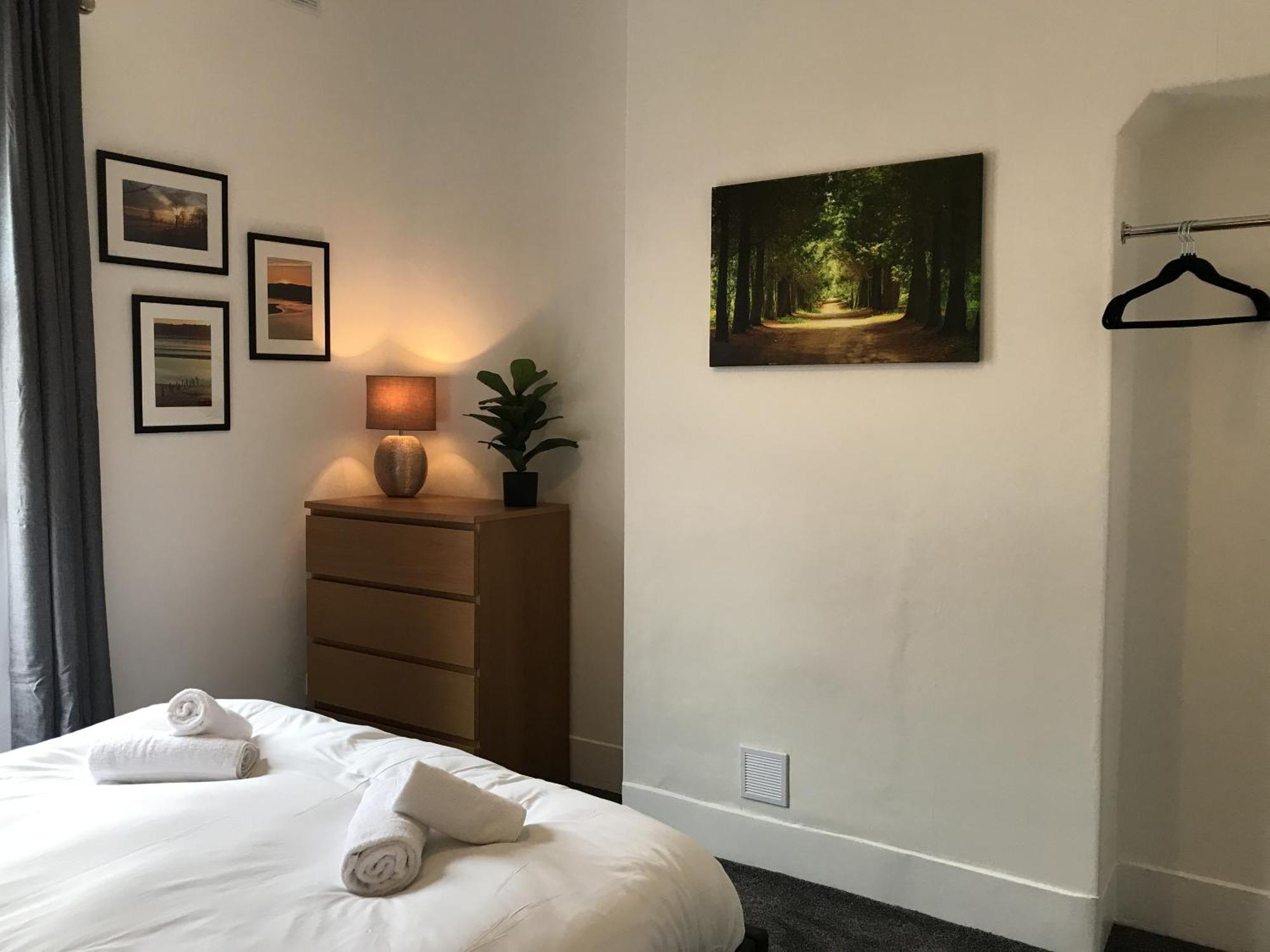 Bright Spacious 3-Bed With Office & Patio, Preston 프레스턴 외부 사진