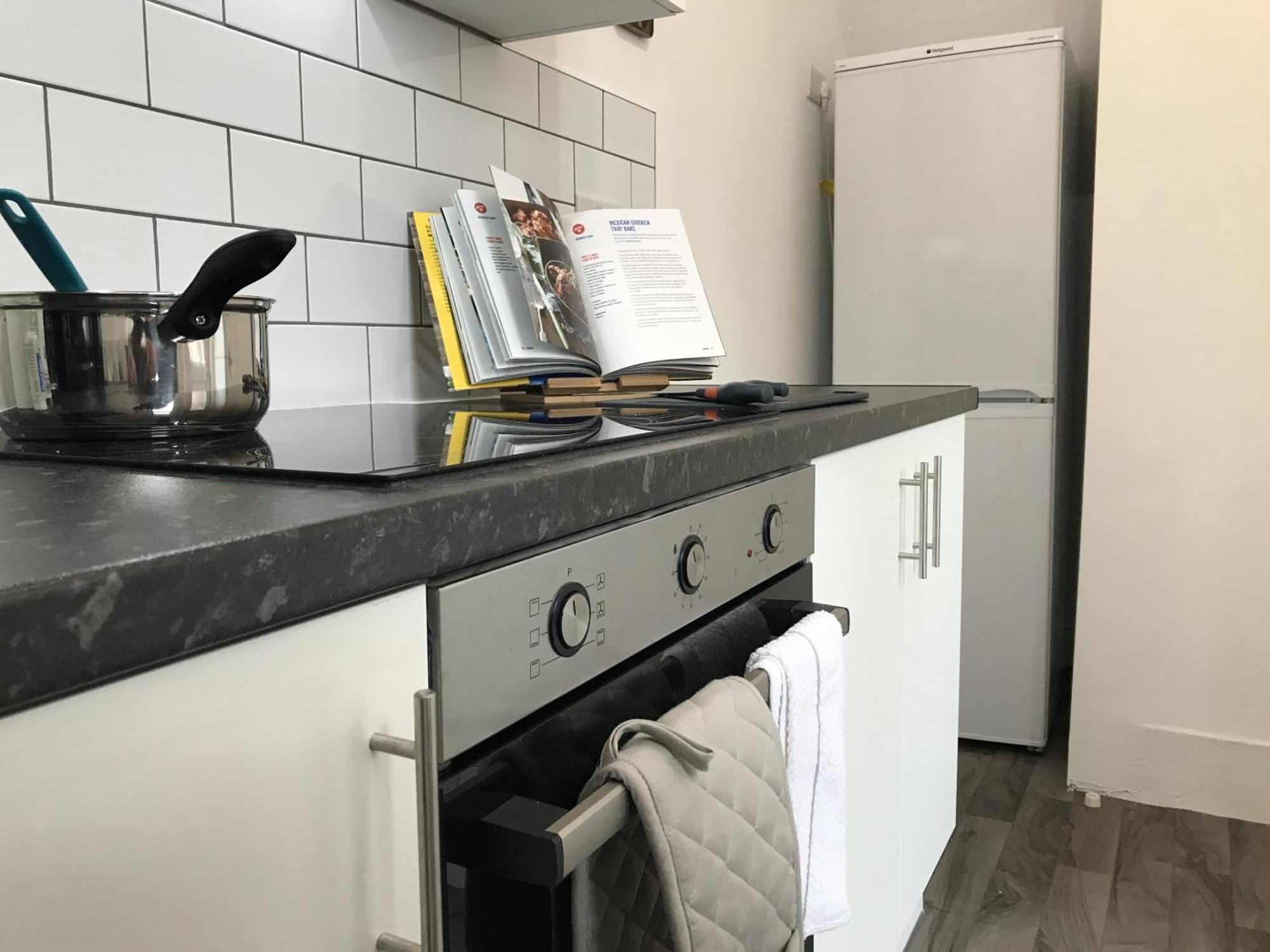 Bright Spacious 3-Bed With Office & Patio, Preston 프레스턴 외부 사진