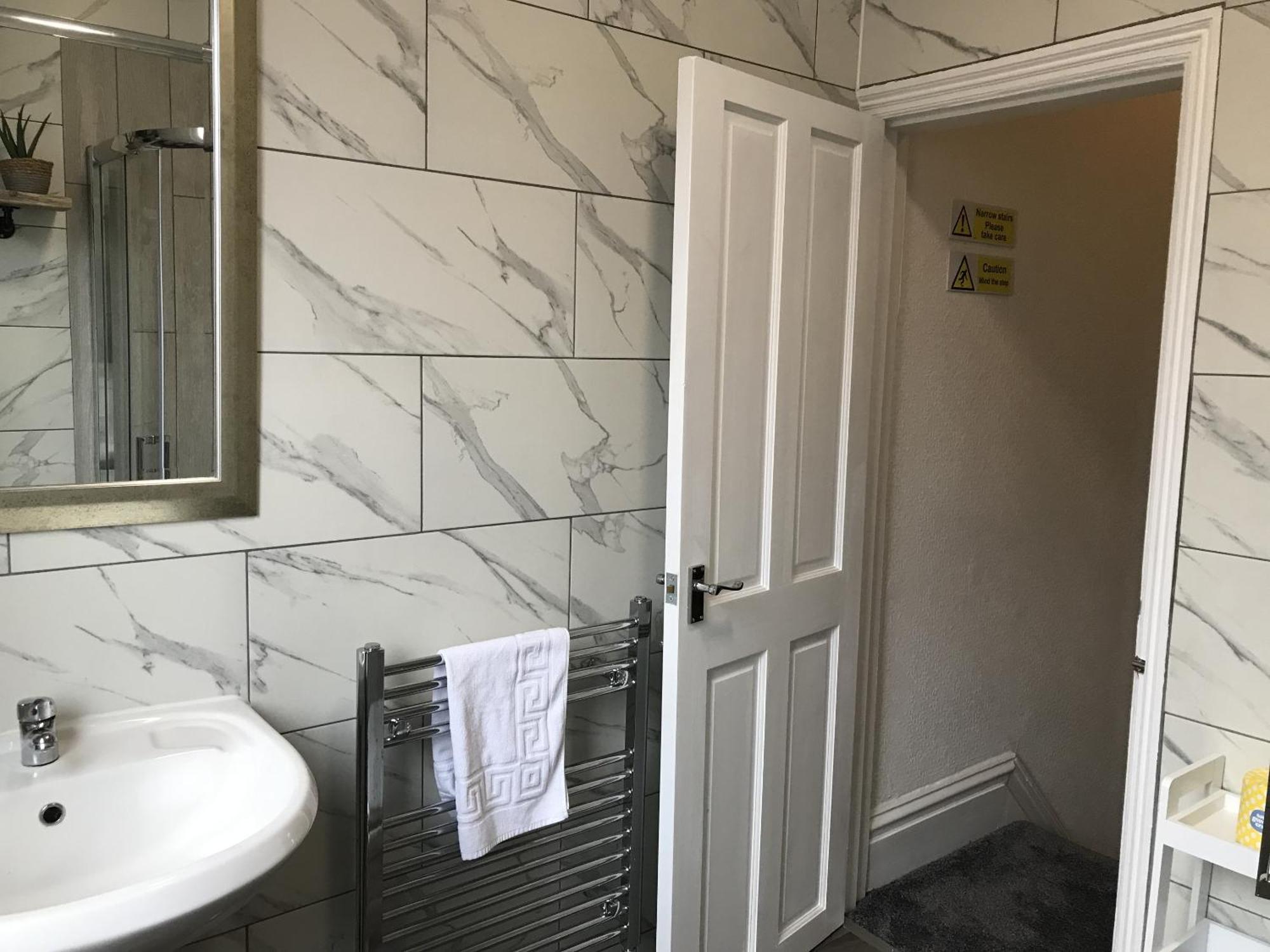 Bright Spacious 3-Bed With Office & Patio, Preston 프레스턴 외부 사진